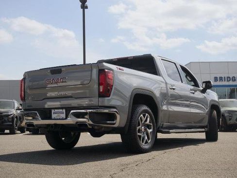 Used 2023 GMC Sierra 1500 SLT w/ SLT Premium Plus Package AWD/4WD image 11