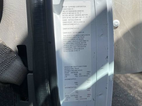 Used 2017 GMC Savana 3500 Extended RWD image 23