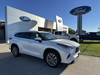 Used 2022 Toyota Highlander Platinum