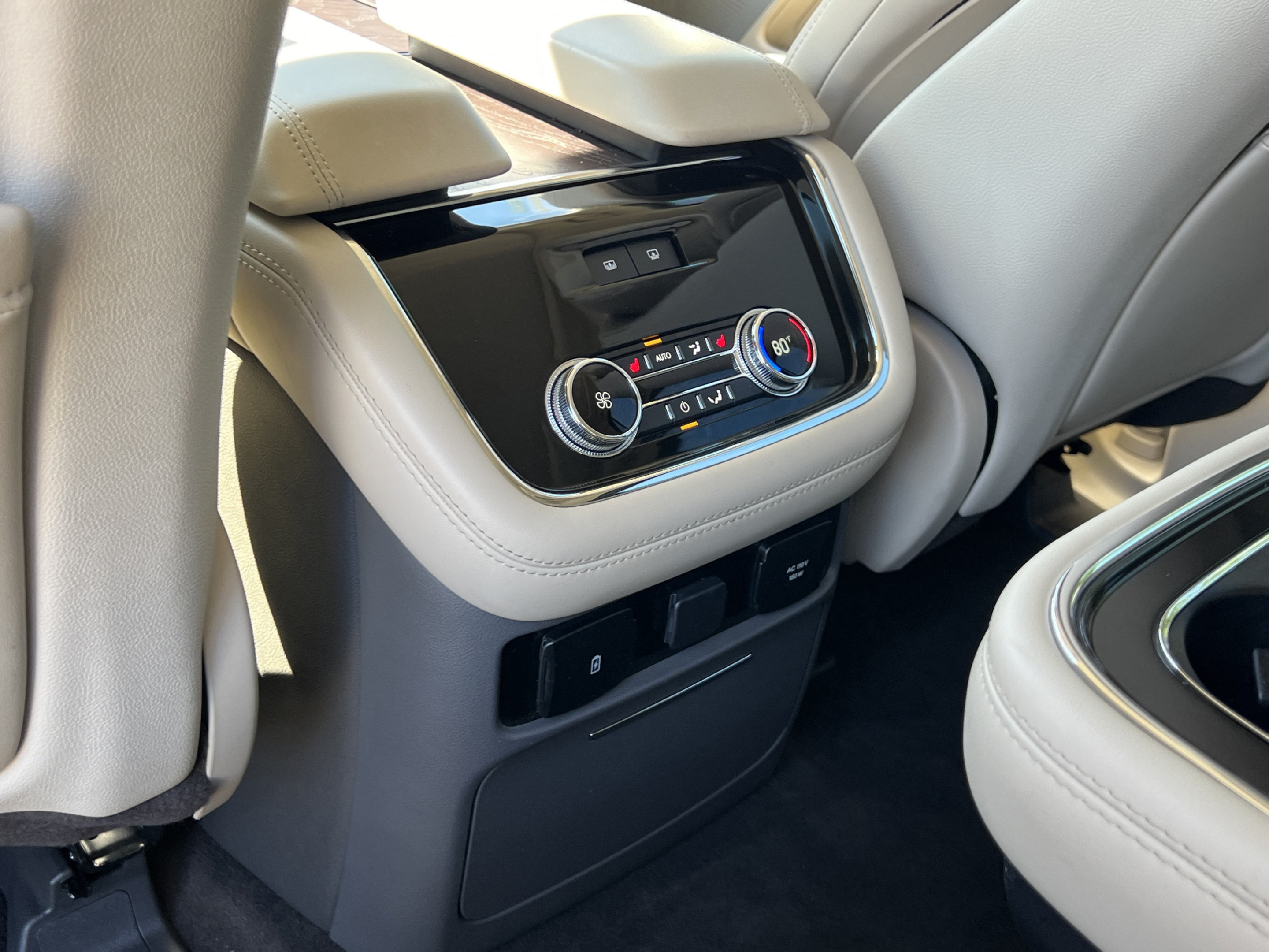 Used 2020 Lincoln Navigator Reserve w/ Luxury Package RWD image 32