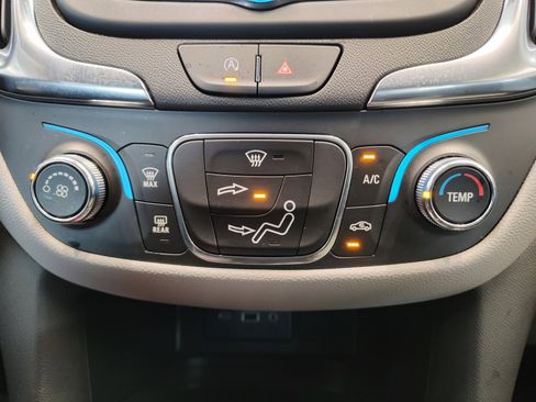 Used 2024 Chevrolet Equinox LS FWD image 19