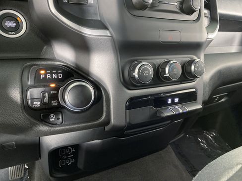 Used 2023 RAM 1500 Big Horn AWD/4WD image 27