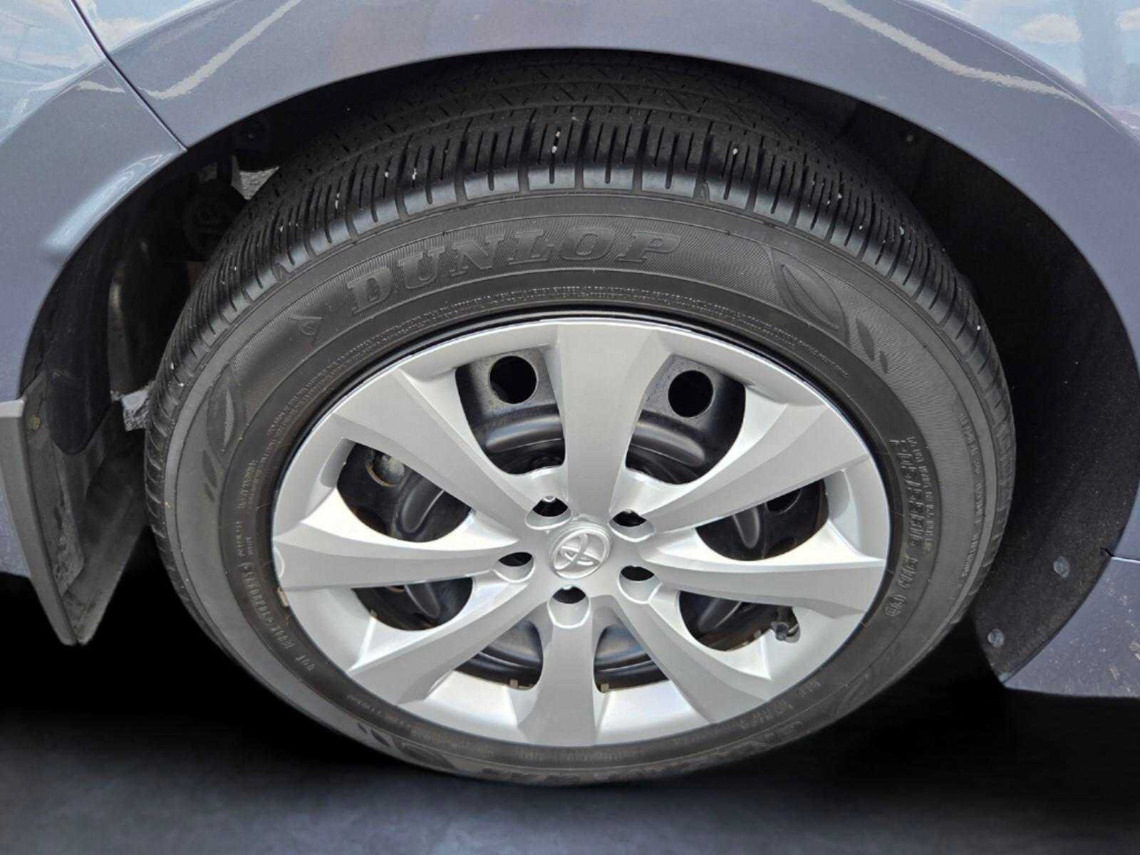 Used 2025 Toyota Corolla LE FWD image 19