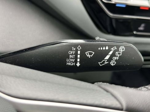 Used 2023 Volkswagen ID.4 Pro S Plus image 22