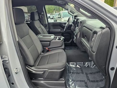 Used 2024 Chevrolet Silverado 1500 Custom Trail Boss w/ Dark Appearance Package image 10