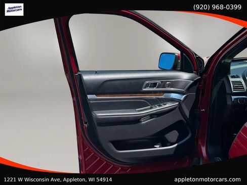 Used 2019 Ford Explorer Limited w/ Equipment Group 301A AWD/4WD image 15