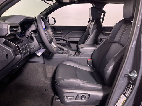 New 2026 Toyota 4Runner Limited AWD/4WD image 12