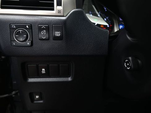 Used 2017 Lexus GX 460 w/ Navigation Package image 11