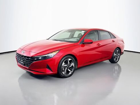 Used 2023 Hyundai Elantra SEL w/ Convenience Package image 4