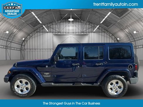 Used 2013 Jeep Wrangler Unlimited Sahara w/ Dual Top Group image 4