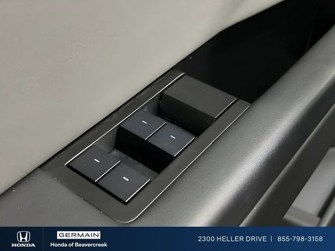 Used 2024 Tesla Cybertruck AWD Crew Cab image 9