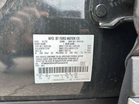 Used 2023 Ford Explorer XLT w/ Equipment Group 202A AWD/4WD image 28