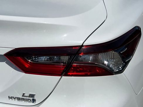 Used 2021 Toyota Camry LE image 18