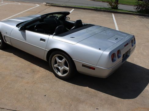 Used 1996 Chevrolet Corvette Convertible RWD image 33