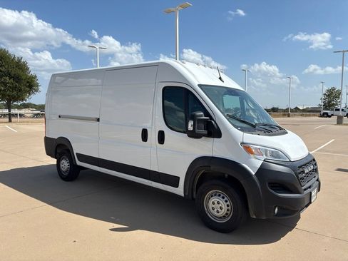 Used 2026 RAM ProMaster 2500 w/ Convenience Group FWD image 5
