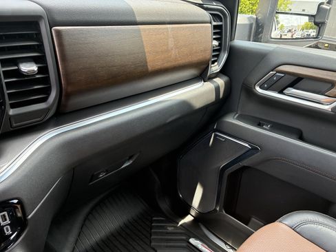Used 2024 Chevrolet Silverado 2500 High Country w/ High Country Premium Package AWD/4WD image 39
