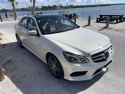 Used 2014 Mercedes-Benz E 550 4MATIC Sedan image 33