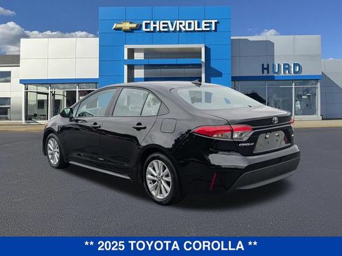 Used 2025 Toyota Corolla LE w/ LE Premium Package FWD image 6