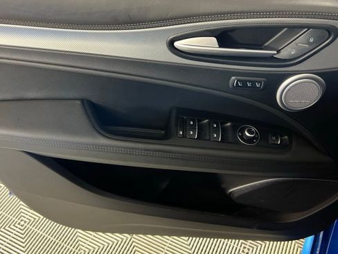 Used 2023 Alfa Romeo Stelvio Veloce image 29