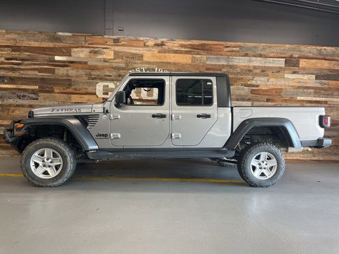 Used 2020 Jeep Gladiator Sport w/ Quick Order Package 24S image 10