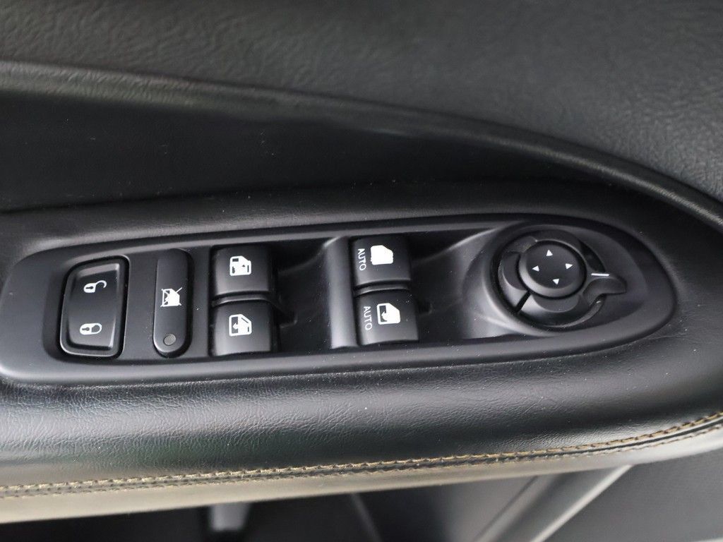 Used 2020 Jeep Compass Limited w/ Premium Lighting Group AWD/4WD image 35