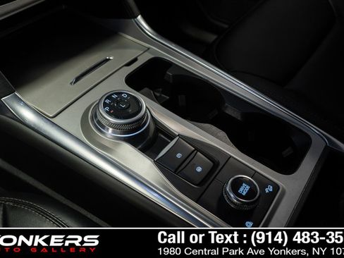 Used 2022 Ford Explorer XLT w/ Equipment Group 202A AWD/4WD image 38