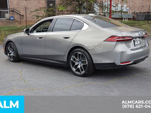 Used 2024 BMW i5 eDrive40i w/ Convenience Package image 8