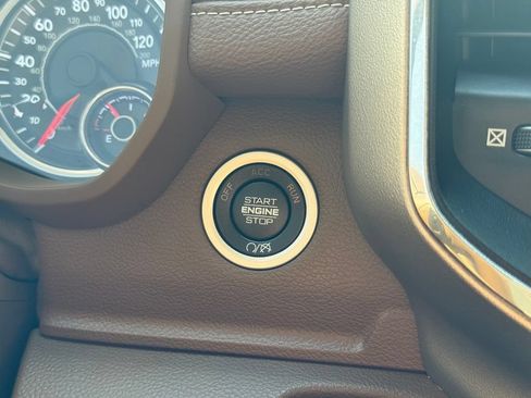 Used 2022 RAM 2500 Laramie AWD/4WD image 45