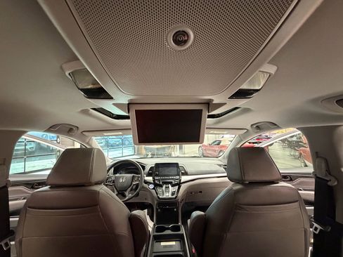 Used 2019 Honda Odyssey Elite image 12