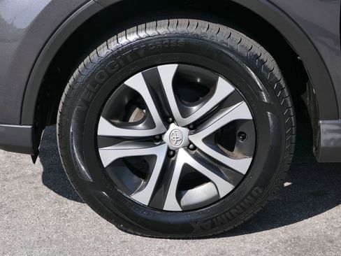 Used 2018 Toyota RAV4 LE w/ All Weather Liner Package FWD image 10