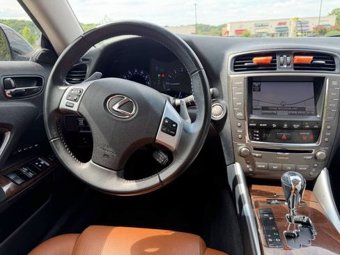 Used 2011 Lexus IS 250C w/ Luxury Pkg RWD image 10