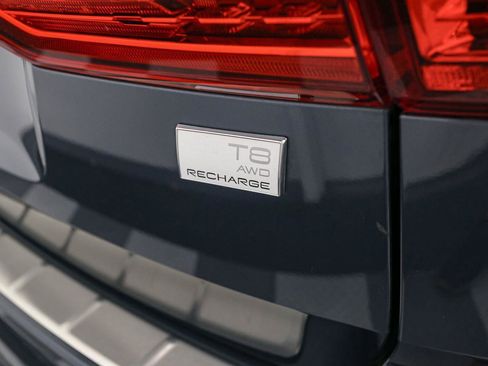Used 2022 Volvo XC60 T8 Inscription w/ Advanced Package AWD/4WD image 11