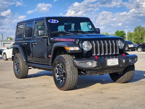 Used 2023 Jeep Wrangler Unlimited Rubicon AWD/4WD image 3
