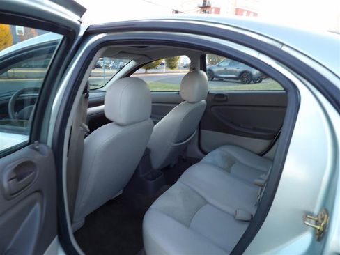 Used 2005 Chrysler Sebring Touring w/ Leather Value Pkg image 13