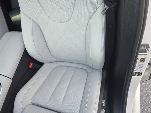 Used 2026 BMW X5 xDrive40i w/ M Sport Package AWD/4WD image 11
