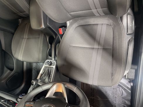Used 2025 Hyundai Venue SEL FWD image 14