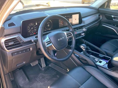 Certified 2024 Kia Telluride SX image 17