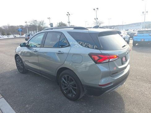 Used 2023 Chevrolet Equinox RS image 4