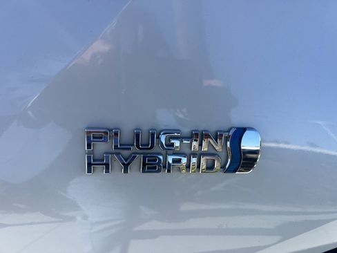 Used 2020 Toyota Prius Prime XLE image 27