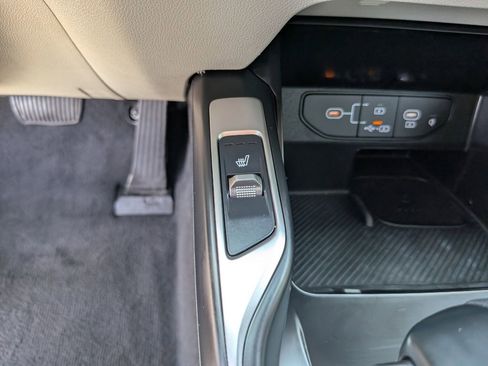 Certified 2024 Kia Sorento S FWD image 26