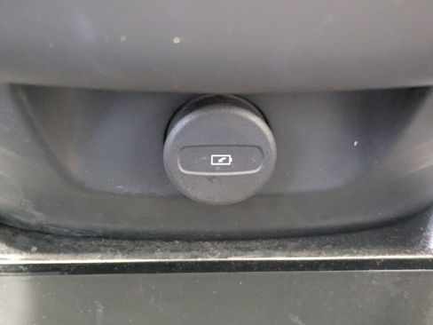 Used 2025 Volvo XC90 B6 Plus w/ Protection Package Premier image 20