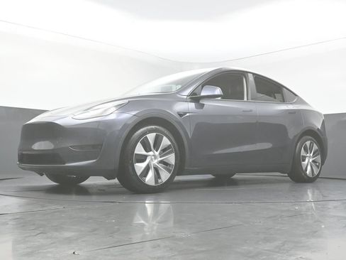 Used 2022 Tesla Model Y Long Range AWD/4WD image 51