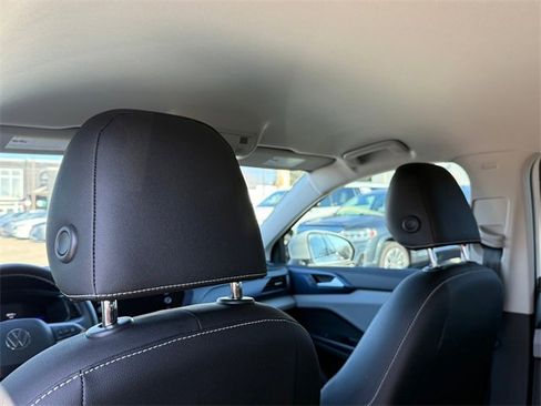 Certified 2022 Volkswagen Taos SE image 25
