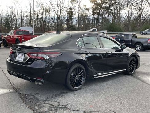 Used 2021 Toyota Camry XSE image 5