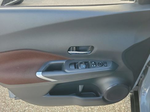 Used 2022 Nissan Kicks SR w/ Interior Electronics Package FWD image 12