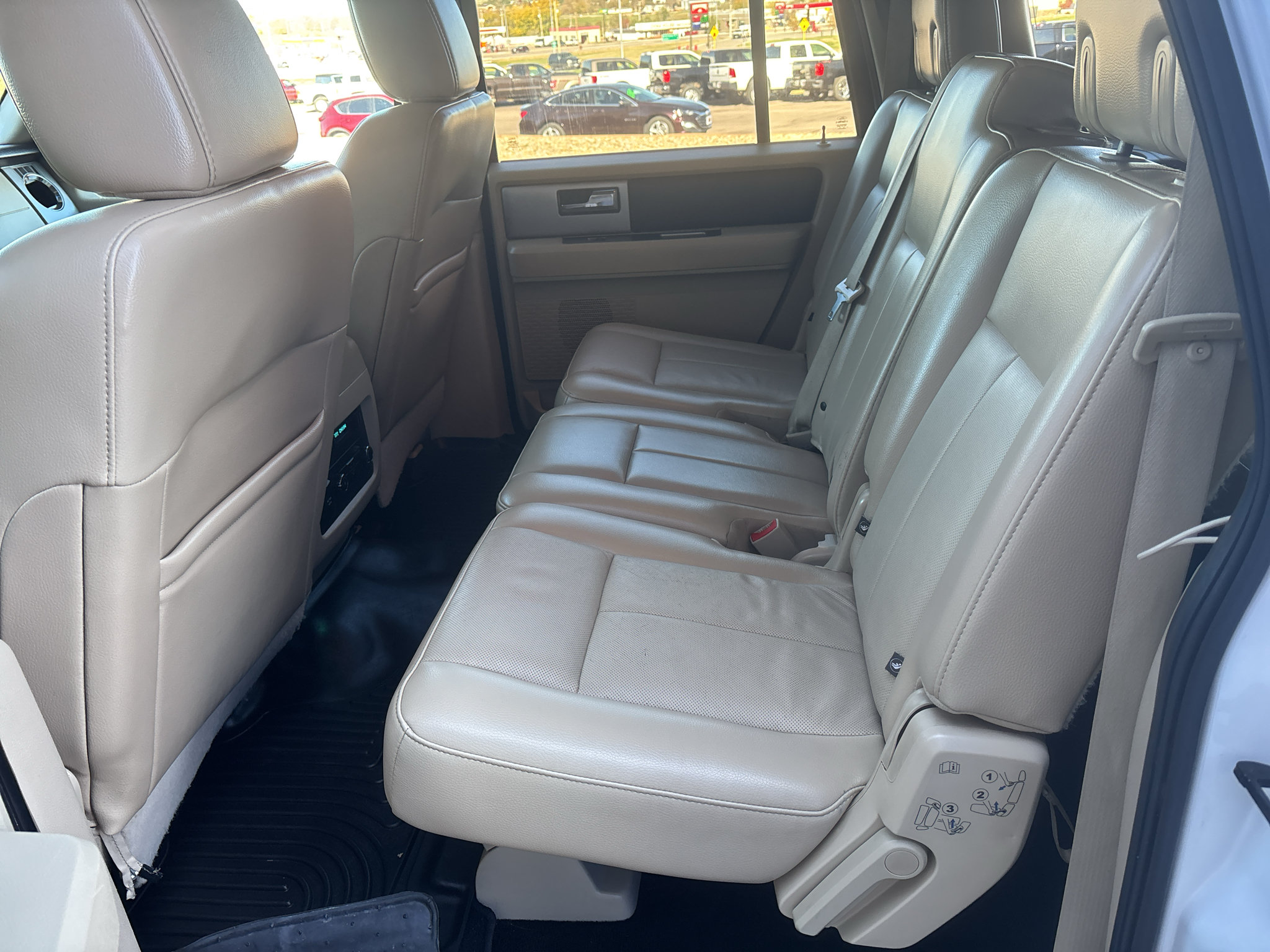 Used 2015 Ford Expedition EL XLT w/ Equipment Group 202A AWD/4WD image 12