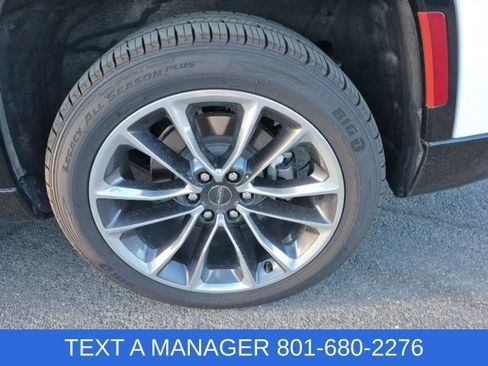 Used 2023 Jeep Wagoneer Series II w/ Premium Group I AWD/4WD image 10