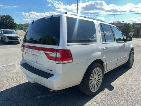Used 2016 Lincoln Navigator Select AWD/4WD image 3