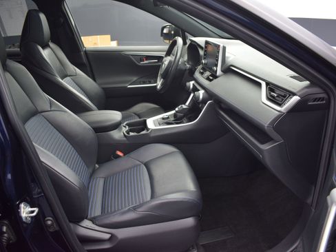 Used 2020 Toyota RAV4 XSE image 10