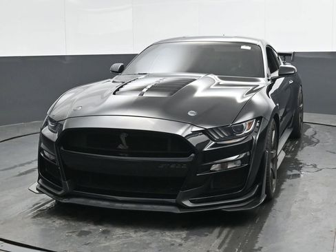 Used 2020 Ford Mustang Shelby GT500 w/ Carbon Fiber Track Pack RWD image 6